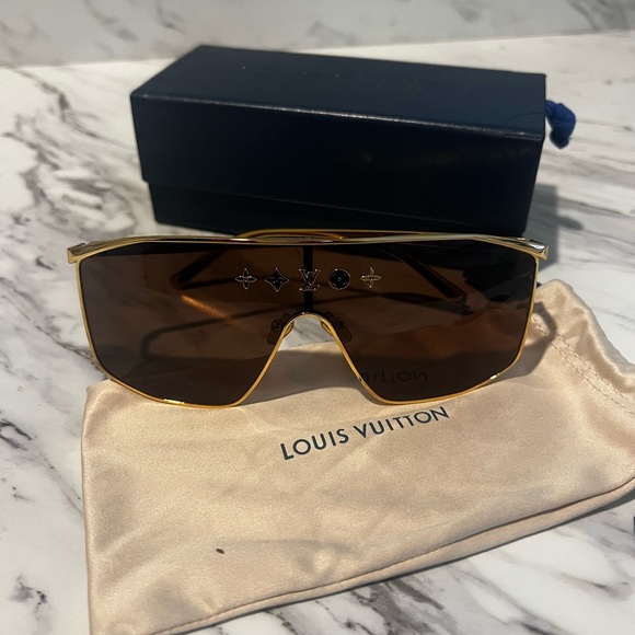 Louis Vuitton sunglasses - Picture 1 of 4